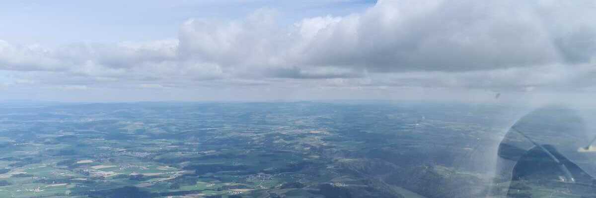 Flugwegposition um 10:52:21: Aufgenommen in der Nähe von Gemeinde Waldkirchen am Wesen, Österreich in 1622 Meter